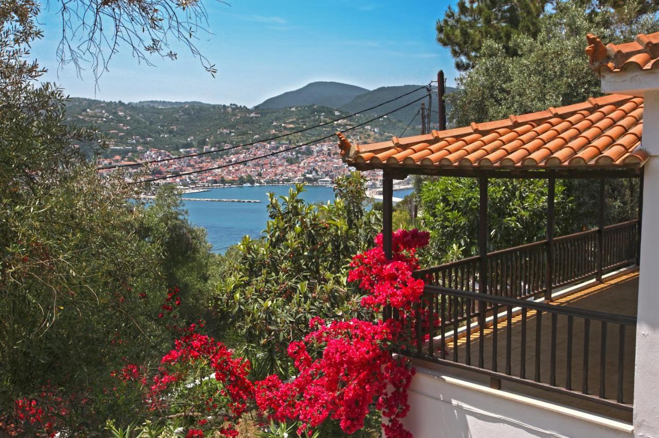 Ourania Apartment Skopelos Town Exterior photo